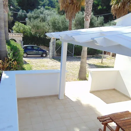 Bilocale A 200 M Dalla