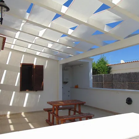 Bilocale A 200 M Dalla