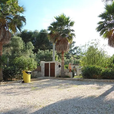 Bilocale A 200 M Dalla