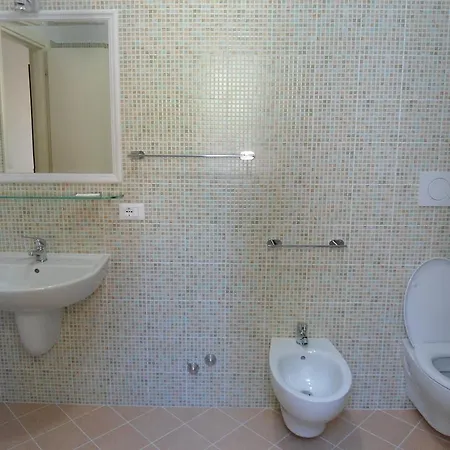 Bilocale A 200 M Dalla *