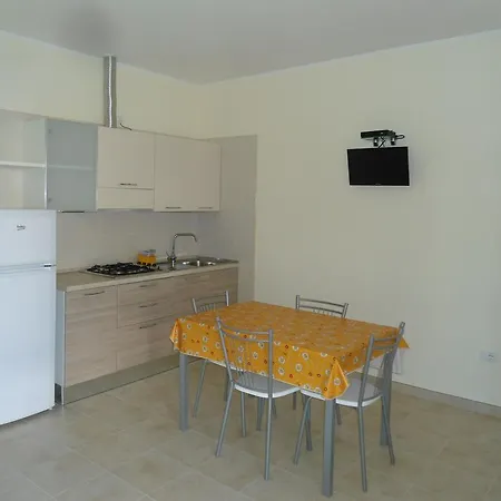 Bilocale A 200 M Dalla *